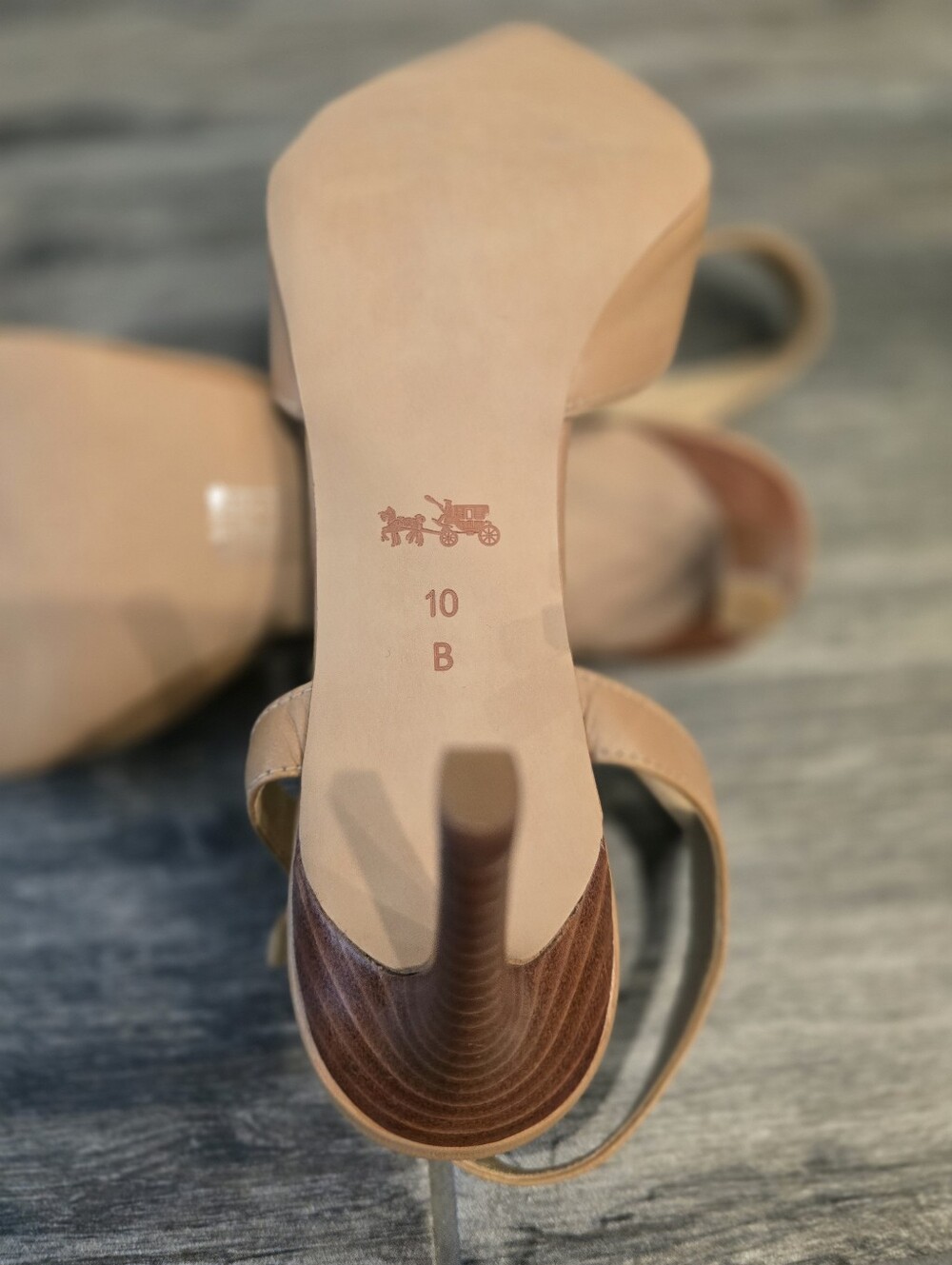 Brand New Coach Vierra Leather Heels size 10 tan-off white, 3 1/2 inch heel - Picture 5 of 6